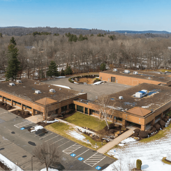 310-330 W Newberry Rd Bloomfield, Connecticut Building